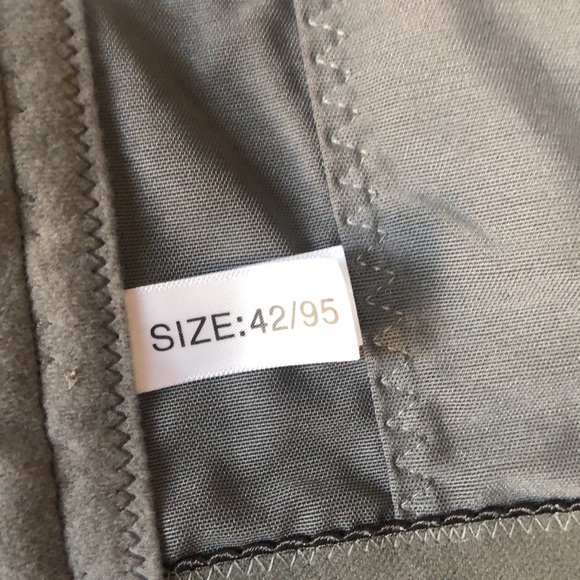 Dark gray bra. Size 42. - Picture 8 of 9